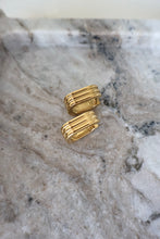Load image into Gallery viewer, Calla Square Hoops
