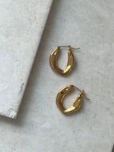 Load image into Gallery viewer, Leah Hoops
