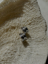 Load image into Gallery viewer, Evelyn Hoops
