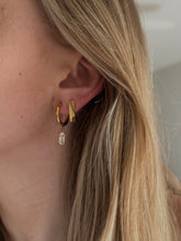 Load image into Gallery viewer, Calla Earrings

