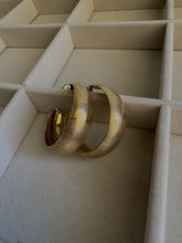 Load image into Gallery viewer, Sylvie Ribbed Hoops
