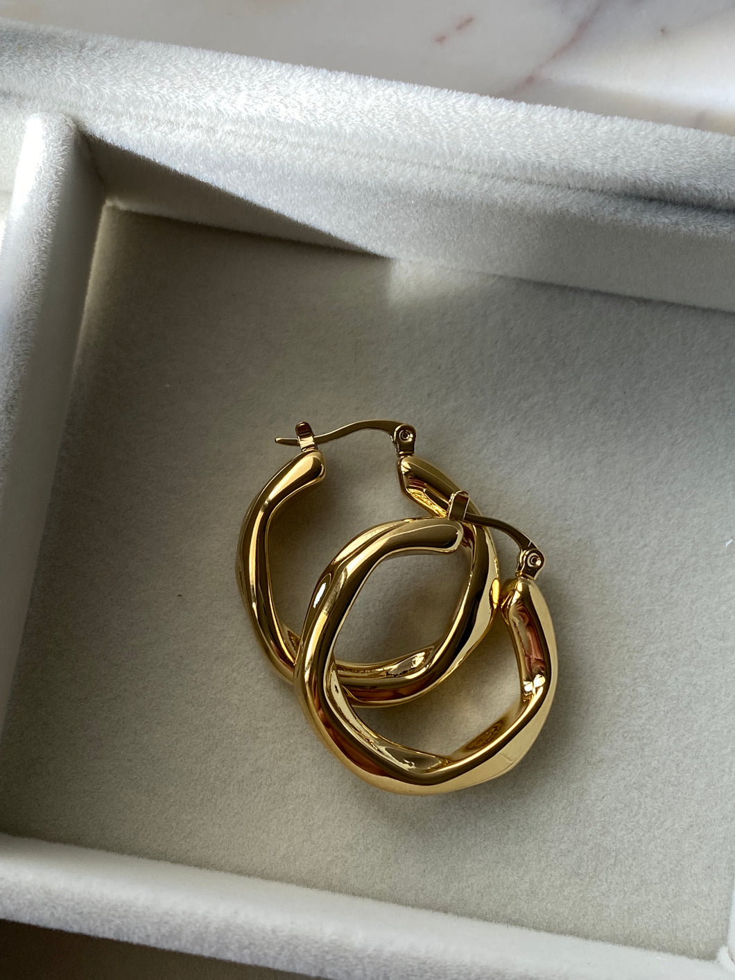 Daphne Modern Hoops