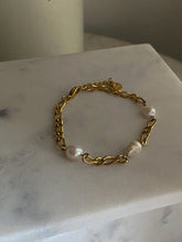 Load image into Gallery viewer, Marina Pearl Bracelet
