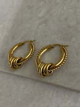 Load image into Gallery viewer, Bev Chunky Hoops
