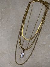 Load image into Gallery viewer, Gwenyth Necklace set
